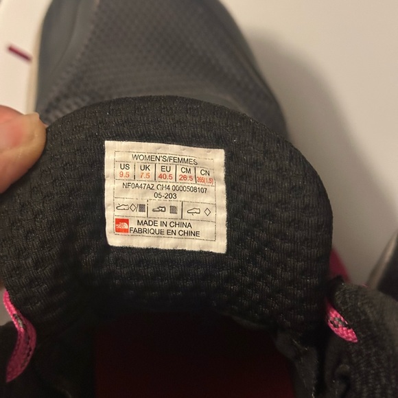 North face size 9.5 hiking boots - Picture 4 of 7